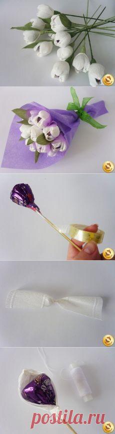 Цветы из гофрированной бумаги и конфет. Мастер-класс