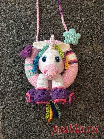 Türkranz mit Einhorn häkeln // Deko-DIY Jetzt einen Türkranz mit Einhorn häkeln. Super fürs Kinderzimmer und für alle, die Einhörner mögen. Probiers gleich aus mit der Anleitung. Leg los damit.