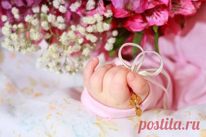 Можно ли крестить незамужним девушкам девочек?