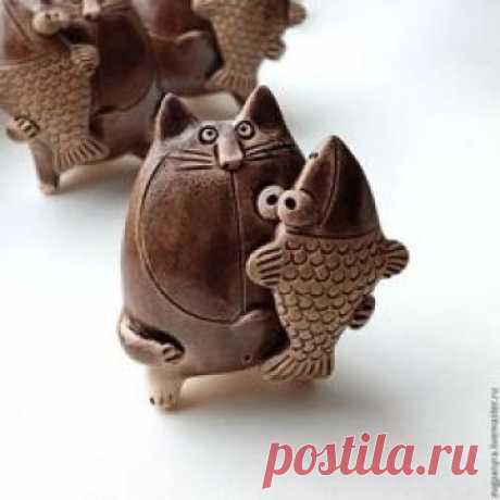 Игрушки животные, ручной работы. Ярмарка Мастеров - ручная работа. Купить Свистулька "КОТ с РЫБОЙ". Handmade. Коричневый, глина, handmade