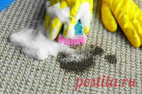 Мощный способ для чистки дивана, ковра и мягкой мебели. 10 минут и пятен нет, а еще экономим на... Как легко и просто вывести пятна с ковра и мягкой мебели.