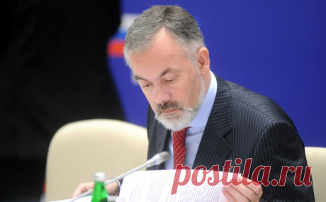 Экс-министра образования Украины Табачника заподозрили в госизмене. Табачник занимал должность министра образования в период президентства Виктора Януковича, а после Евромайдана бежал из страны. Прокуратура подозревает его в координации врио губернаторов Сальдо и Балицкого с представителями России