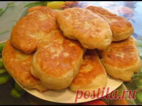 Постные пирожки с картошкой и грибами (+ВИДЕО) - Затейка.com.ua - рецепты вкусных десертов, уроки вязания схемы, народное прикладное творчество полезные советы Для рецепта Вам потребуются: мука (для теста) - 2,5 стакана, вода (для теста + для начинки) - примерно 1 стакан, растительное масло - 3 ст. л., соль - 1/2 ч. л. начинка: картофель (средний) - 5-6 шт., грибы (средние) - 300 г, лук репчатый - 2-3
шт. сливочное масло - 2 ст. л. соль, черный молотый перец - по вкусу.
Как приготовить: 1. В м…