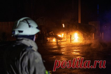 Целью российских ударов в Харькове могли стать подкрепления ВСУ для Кременной. Стало известна информация о массовом ударе по объектам Вооруженных сил Украины в Харьковской области. Под удар попали промзона Харькова с предприятиями военно-промышленного комплекса и, возможно, железнодорожные эшелоны с техникой и людьми на станции Купянск-узловой, Бурлук и Шевченково.