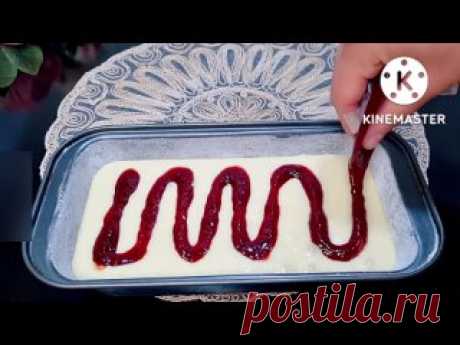 Пирог с секретом! Из продуктов, которые всегда есть дома! С ним справится любая хозяйка! Для приготовления необходимо взять:яйцо - 3 шт.сахар - 100 гр.соль щепоткараст. масло - 50 мл.мука - 200 гр.разрыхлитель - 1 ч.л.джем для начинкикокосовая стружка для посыпкиПроцесс приготовления на видео!