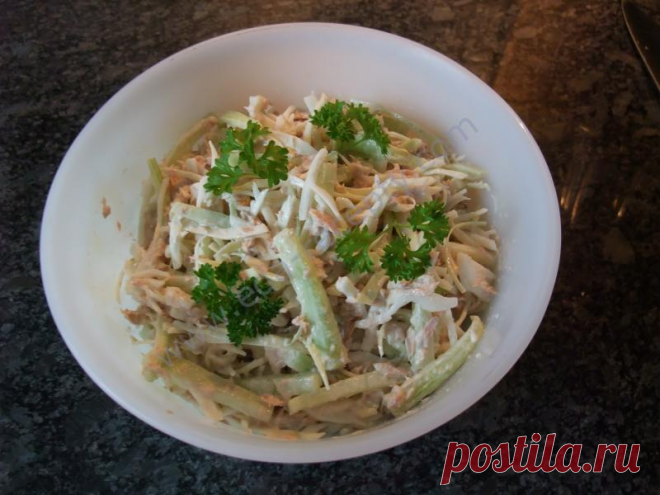 Каждый день новые рецепты. Салат с тунцом,консерв.огурцом и капустой