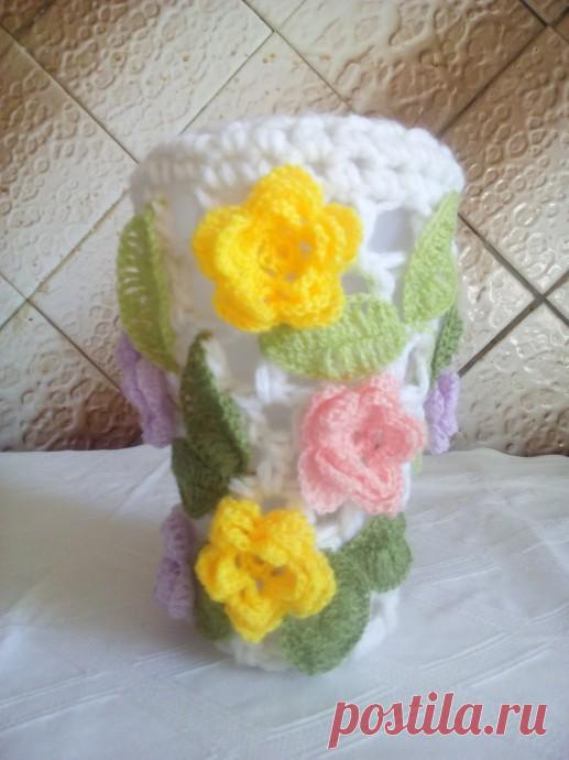 Вязанная ваза для цветов