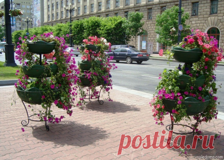 Подставки для цветов на улице — Футуристично
