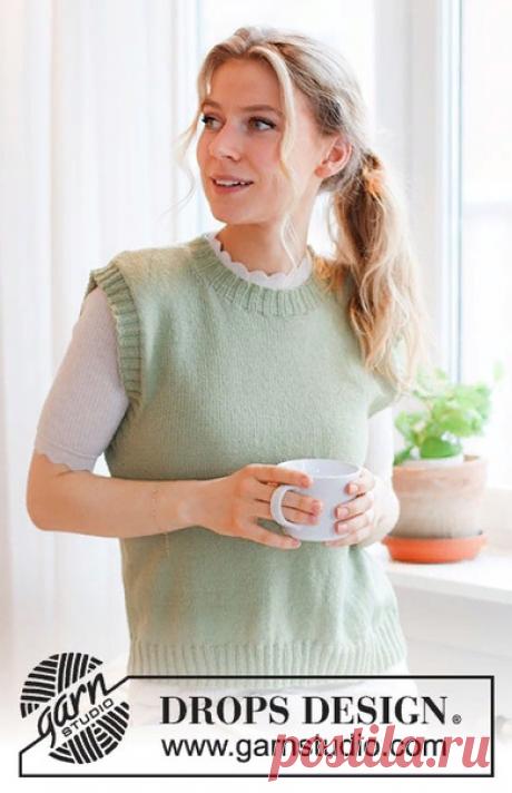 Безрукавка Abby Vest

Размеры:
S - M - L - XL - XXL - XXXL

Понадобится:
Пряжа DROPS FLORA (65% шерсть, 35% альпака, 210м/50г)
200-200-250-250-300-300 г, цвет 16, фисташка

Плотность вязания:
24 петель и 32 ряда лицевой гладью = 10 x 10 cm.

Спицы:
Круговые спицы размер 3 мм, длина лески 60 или 80 см для лицевой глади.
Круговые спицы DROPS размер 2.5 мм, длина лески 40 и 80 см для резинки.
Размер спиц указан в качестве рекомендации. Если в связанном образце на 10 см слишко...