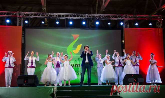 (5) Facebook