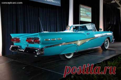 1958 Ford Fairlane 500 Sunliner Convertible