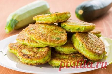 Кусочки кабачков в кляре и кабачковые палочки в сырной панировке