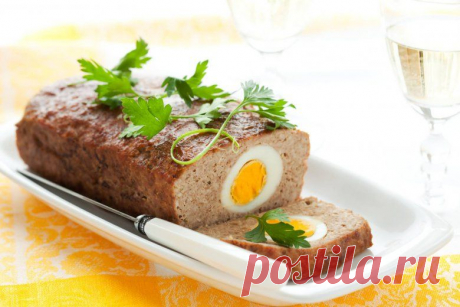 Мясной рулет с яйцом