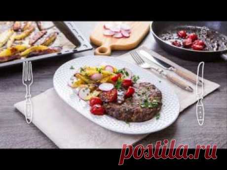 Плескавица с запечённым картофелем и томатами Конфи - доставка продуктов с рецептами Шефмаркет.