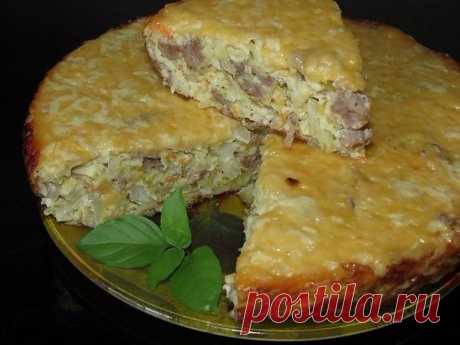 Запеканка из капусты с мясом

Итого на 100 грамм - 150.01 ккал: Белки- 9.04 Жиры - 9.46Углеводы - 6.77

Ингредиенты:
Капуста белокочанная - 400 гр.
Фарш – 400 гр.
Лук – 1 шт.
Морковь – 1 шт.
Масло оливковое для обжарки мяса
Соль, перец черный молотый - по вкусу

Для заливки:
Сметана – 6 ст. л.
Яйца – 3 шт.
Мука – 3 ст. л.
Соль - по вкусу
Сыр твердый – 50 гр. для посыпки