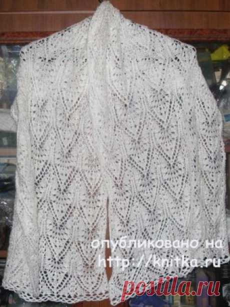 Белый ажурный палантин спицами. Работа Елены,  Вязание для женщин Для него пришлось перепробовать несколько узоров, прежде чем подобрался подходящий. И вот такой получился палантин. Нитки использовала SAL SIM (акрил с