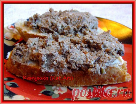 Паштет из печени с грецкими орехами и черносливом