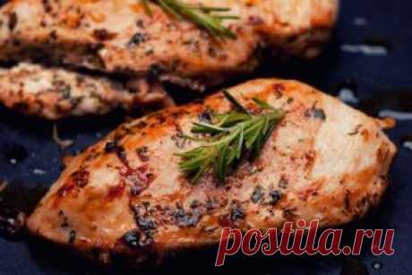 👌 Запеченные куриные грудки с чесночком: невероятная вкуснятина, рецепты с фото Существует множество способов запекать курицу. Однако, она может получиться слишком сухой или пресной. Но только не в этом случае! По нашему рецепту у вас получится нежная и хрустя...