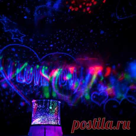 Ночник проектор STAR LOVER 2 Ночник-проектор Star Lover 2 - очень простая вещь, способная фантастически преобразить Вашу комнату в ночное время суток.
Проецирует изображения романтической тематики вместе с известными и распространенными созвездиями на всю поверхность комнаты. Используется для создания неповторимой расслабляющей и романтической обстановки в квартире, доме, на даче и т.д. Также может служить незабываемым милым подарком, который порадует ваших друзей, родственников, близких. При в