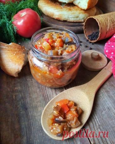 Баклажанная икра Ингредиенты:Средние баклажаны — 6–7 шт.Репчатый лук — 2–3 шт. Крупный болгарский перец — 4 шт. Средние помидоры — 4–5 шт.
Сахар —2 ч. л. Растительное масло — 50 мл Соль — по вкусу Перец — по вкусу Зелень...