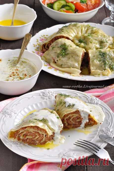 Катлама с мясным фаршем и чесночным соусом