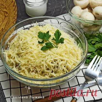 Салат с крабовыми палочками и жареными грибами рецепт с фото пошаговый от Светлана Лыжина / Амбассадор - Овкусе.ру