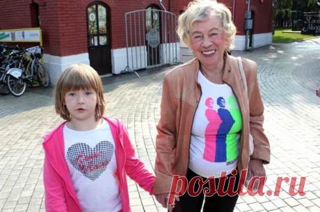 Что будет с внучкой Александры Назаровой, для которой бабушка была опекуном | Люблю Себя