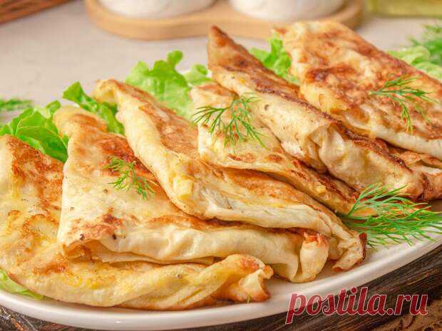 Слоеные пирожки без слоеного теста: быстро, вкусно и с большим количеством сыра - Будет вкусно - Социальная сеть 