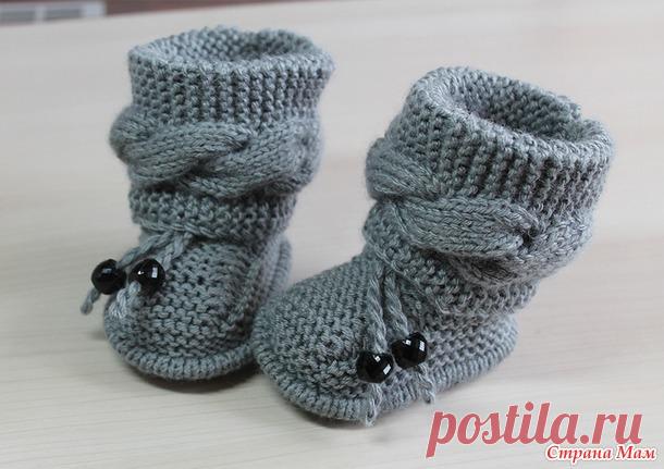 Пинетки спицами с поперечной косой