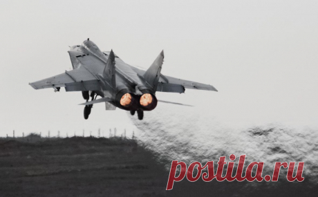 Россия подняла МиГ-31 из-за норвежского «Посейдона» над Баренцевым морем. Патрульный самолет Норвегии приближался к границе России, но не нарушил ее. Истребитель МиГ-31, вылетевший сопроводить его, затем вернулся на базу. Накануне Россия поднимала борт из-за немецкого самолета над Балтийским морем