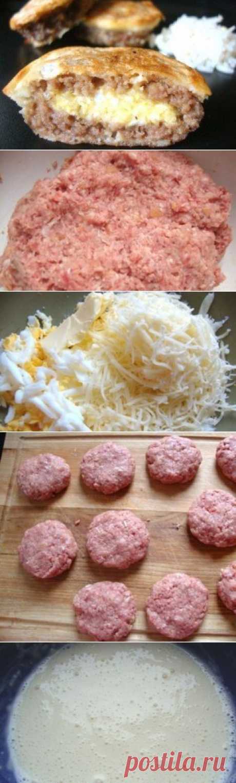 Новости
Зразы &quot;Птичье молоко&quot;

Оригинальные котлетки, которые заменят обыденные котлеты :)

Ингредиенты:
Фарш мясной (тут говяжий) - 300 г
Сыр твердый (тертый) - 50 г
Яйцо (1 вареное вкрутую - в начинку 1 сырое - в кляр) - 2 шт
Масло сливочное - 1 ст. л.
Мука - 0,5 стак.
Молоко - 1/3 стак.
Соль
Перец черный
Хлеб (белый, в фарш) - 1 ломт