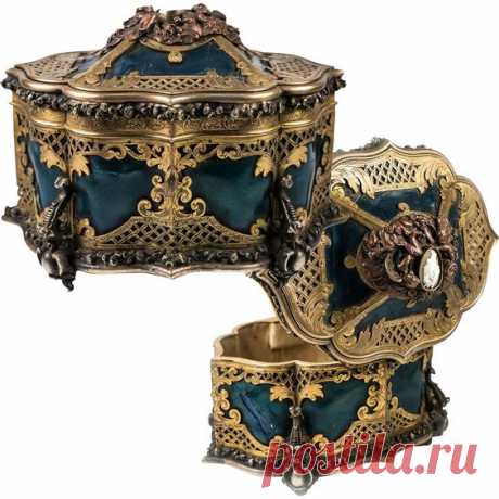 1850 г. TAHAN Jewelry Casket, Box Coffret, Cameo Set
Франция

#антиквариат
#антикварныевещи