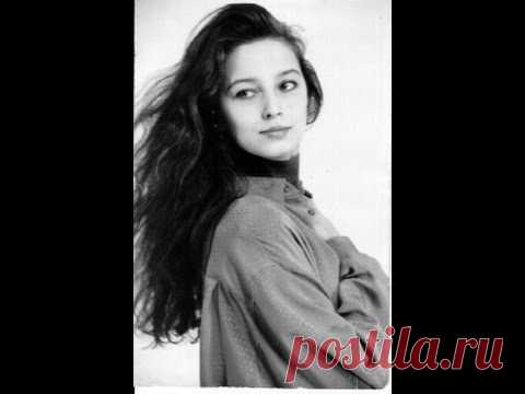 «Девушка пела в церковном хоре». Стихи Александра Блока. Музыка Владимира Сидорова. Исполняют Лариса Богатырёва и Владимир Сидоров. Аудиостудия Магнитогорской консерватории. 1993.