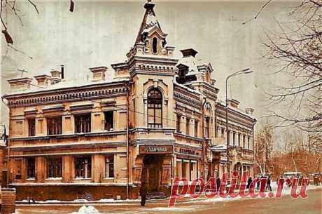 Сокольники 1981 год.
Вид на Филипповскую булочную.
