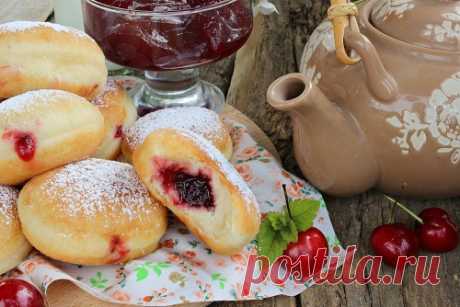 Это просто невероятно вкусо!!!Берлинеры — пончики с джемом