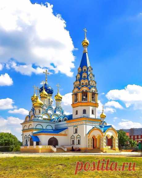 Храм иконы Божией Матери «Неувядаемый цвет» в посёлке Рублёво.
Москва. 📷 lusy_zavyalova