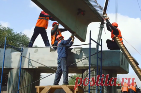 Собянин рассказал, как Москва помогает восстанавливать Донецк и Луганск. С 2022 года столичные специалисты привели в порядок более: 1700 зданий, 500 км инженерных сетей и 1 млн кв. м дорог.