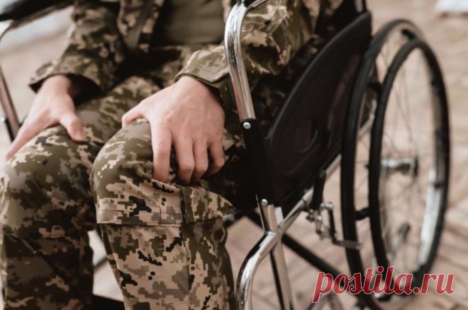 Стеклянная рота. На Украине мужиков с плохим зрением «забрили» в снайперы. На Украине отменен статус «ограниченно годный», теперь все солдаты здоровы.