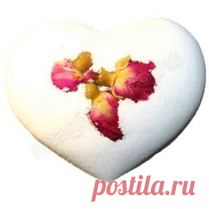 Бомбочка-сердечко для принятия ванн с бутонами роз