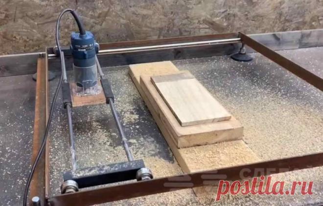 Самодельный рейсмус из ручного фрезера с направляющими В данном обзоре автор YouTube канала поделится идеей, как изготовить своими руками самодельный рейсмус для мастерской из ручного фрезера с