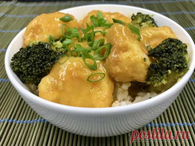 Курица в апельсиновом соусе Orange chicken. Мой вариант популярного блюда - без обжаривания куриного филе во фритюре - более легкий, очень сочный и вкусный! Обязательно попробуйте!
Куриное филе 600 г Белки 3 яиц Пшеничная мука К...