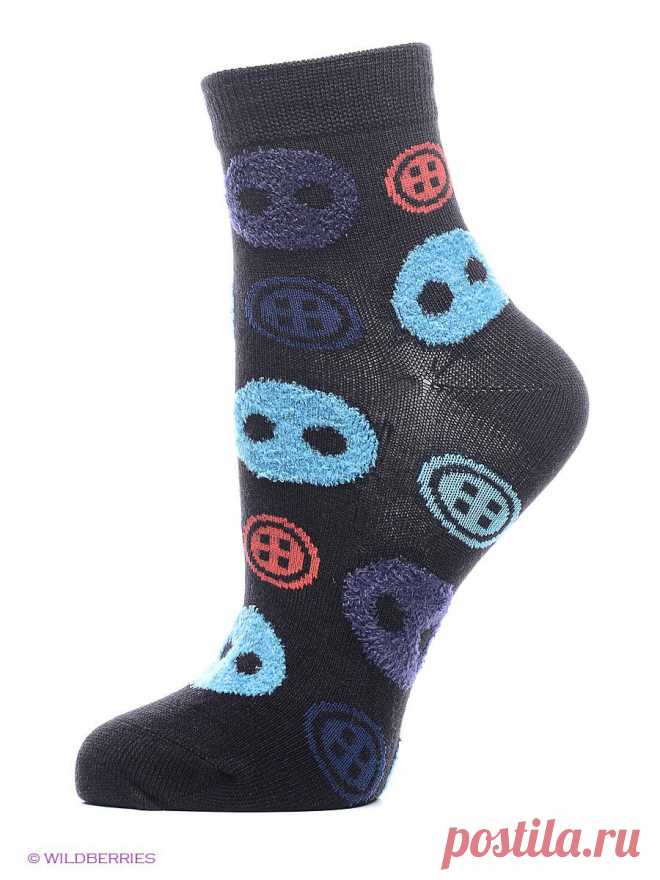 Носки, 2 пары, Master Socks Укороченные женские носочки с веселым дизайном - пуговицы и пятна, часть из которых связана из мягкой пушистой пряжи, поэтому выглядят очень мило и необычно. РУЧНАЯ ЗАШИВКА МЫСКА. Носки изготовлены из очень мягкого и шелковистого волокна - бамбука. Бамбук обладает высокими естественными антибактериальными свойствами, отлично впитывает влагу и на ощупь напоминает шелк.