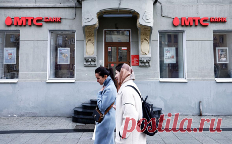 МТС-банк возобновил подготовку к выходу на IPO. Структуры Владимира Евтушенкова обсуждают размещение на бирже акций МТС-банка до конца текущего года, если будет «окно возможностей», выяснил РБК. Актив может быть оценен в 1,1–1,4 капитала, то есть до ₽97 млрд, допускают эксперты