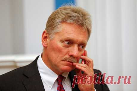 В Кремле открестились от сигналов Лукашенко о признании Крыма. Кремль не намерен посылать какие-либо сигналы президенту Белоруссии Александру Лукашенко по поводу признания Крыма как российского региона, заявил пресс-секретарь президента России Дмитрий Песков. «В дополнительных сигналах, по всей видимости, нет никакой необходимости», — открестился он.