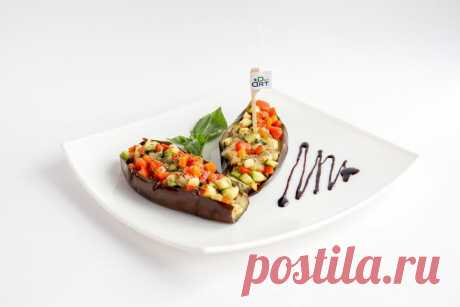 Вкусно, полезно, красиво: баклажаны, фаршированные овощами — Вкусные рецепты