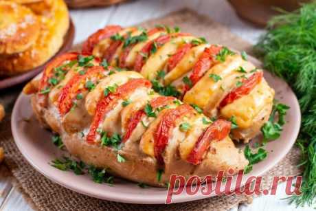 Куриные грудки с помидорами и сыром в духовке