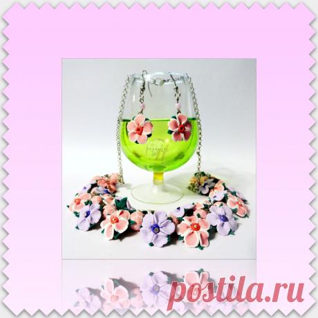 Комплект ..колье и серьги из полимерной глины.