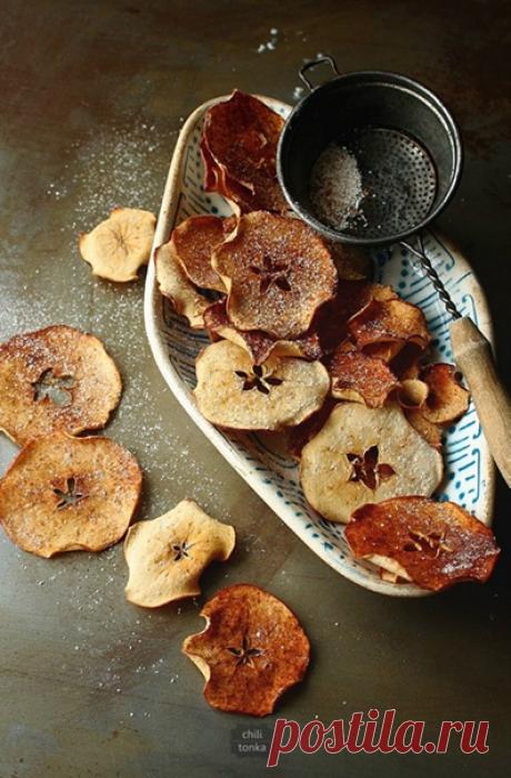 Середина апреля — время последнего затишья перед расцветом природы, время, когда природа замирает и готовится набросить на себя яркий шлейф волшебных весенних красок.
Время ожидания чуда…