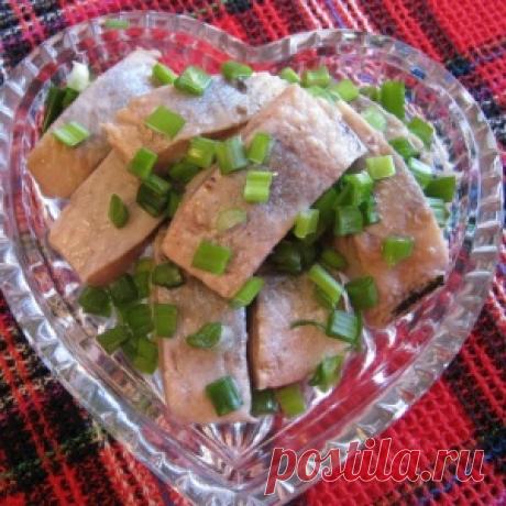 СЕЛЬДЬ МАРИНОВАННАЯ С ЛУКОМ И ЛИМОННЫМ СОКОМ