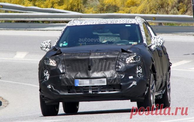 Смотри! Cadillac XT4 2018 модельного года На данный момент возможности американского производителя машин Кадилак, в категории субкомпактных кроссоверов ограничены. В широкой продаже имеется только